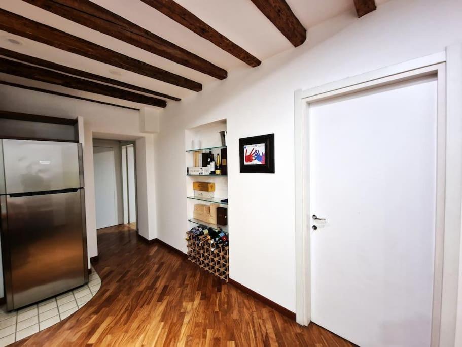 Magnifico Appartamento Ristrutturato Milán Exterior foto