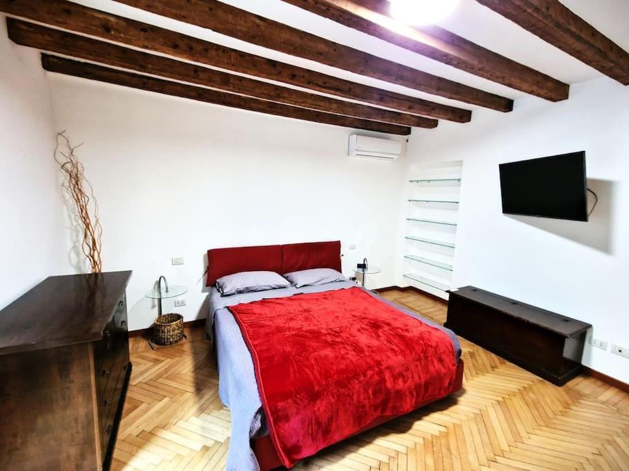 Magnifico Appartamento Ristrutturato Milán Exterior foto