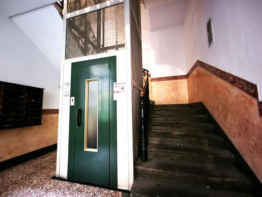 Magnifico Appartamento Ristrutturato Milán Exterior foto
