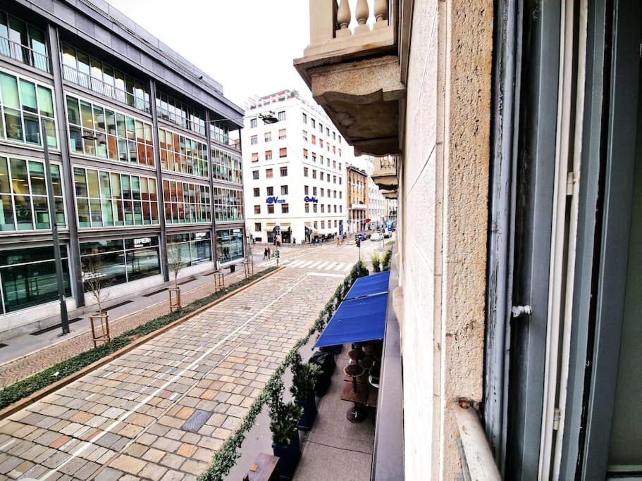 Magnifico Appartamento Ristrutturato Milán Exterior foto